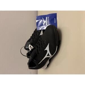New Mizuno Black and White Athletic baseball cleats size 7 boys men’s Shoes